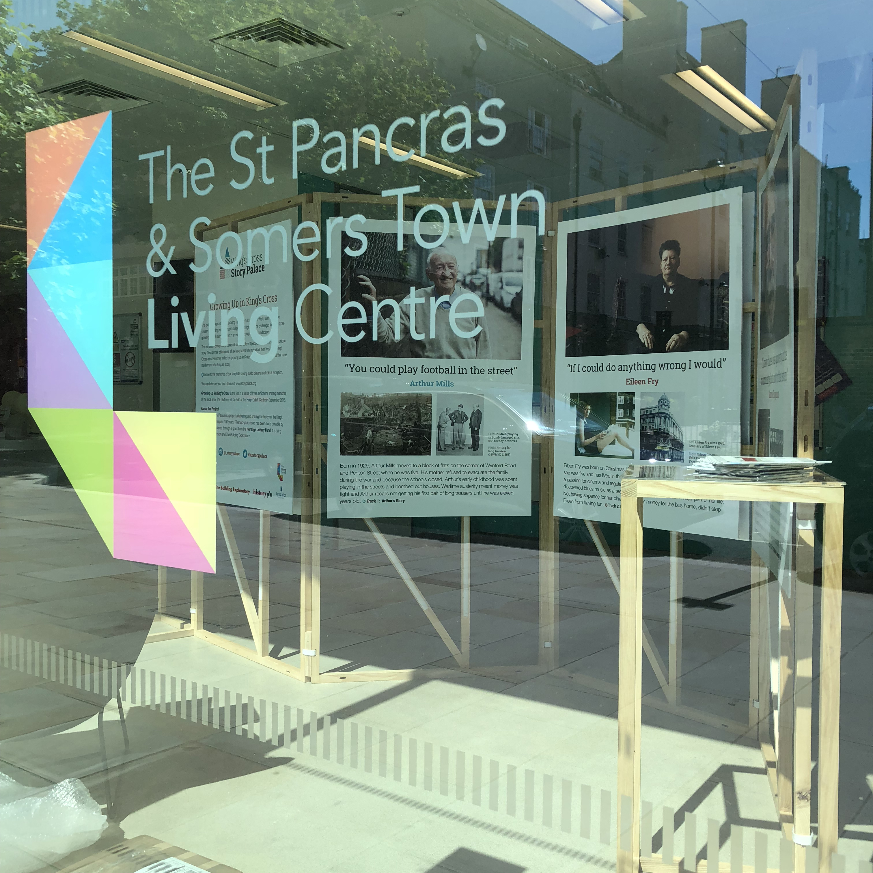 Modular Display Frames For The Building Exploratory Mobile